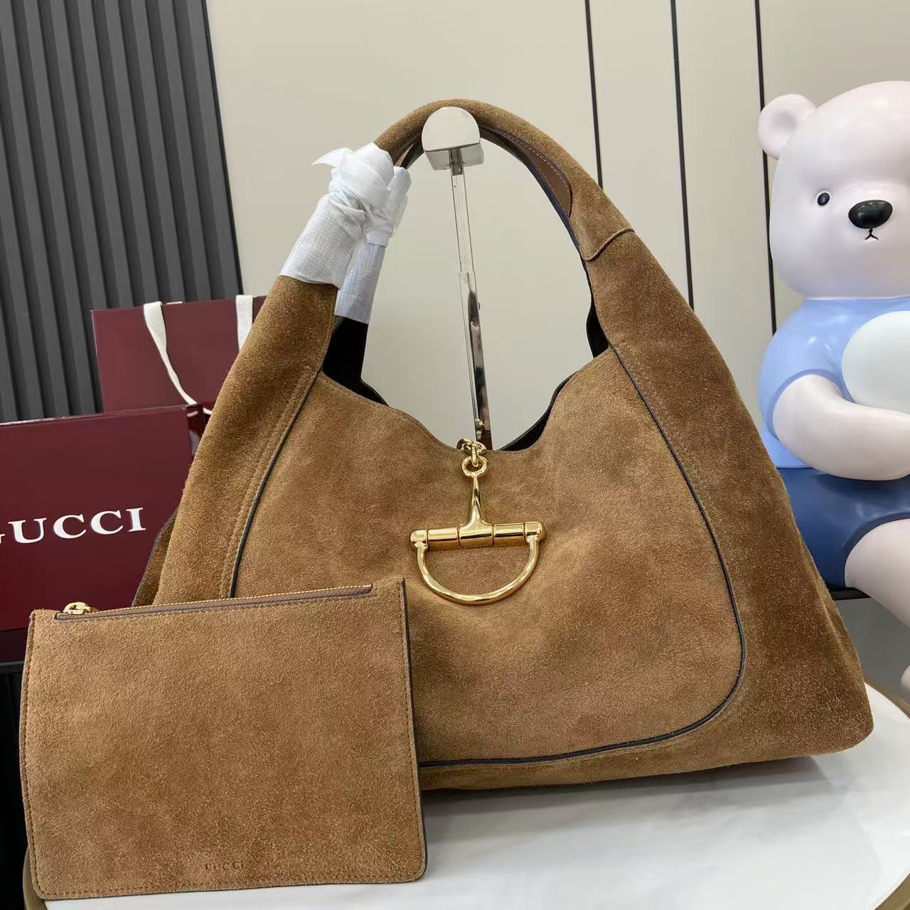 HSC-7EBF9FA2A8E8 GUCCI SOFTBIT MAXI SHOULDER BAG - Image 1