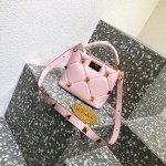 Valentino Garavani Roman Stud