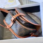 Celine Medium Folco bag - Image 7