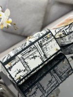 Dior Medium Lady D-Lite bag - Image 4