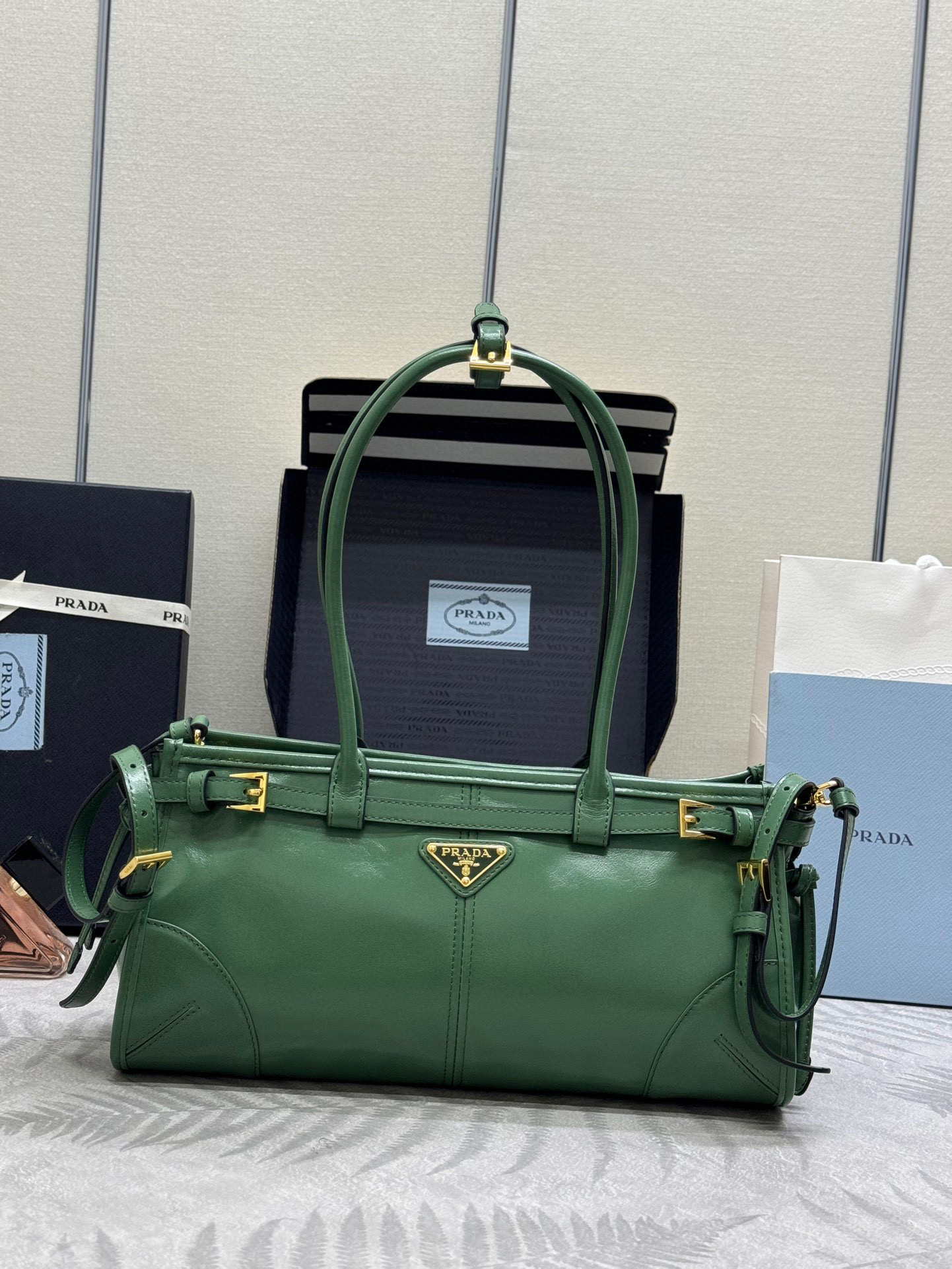 HSC-832A83C3BC65 Prada Medium leather handbag - Image 1