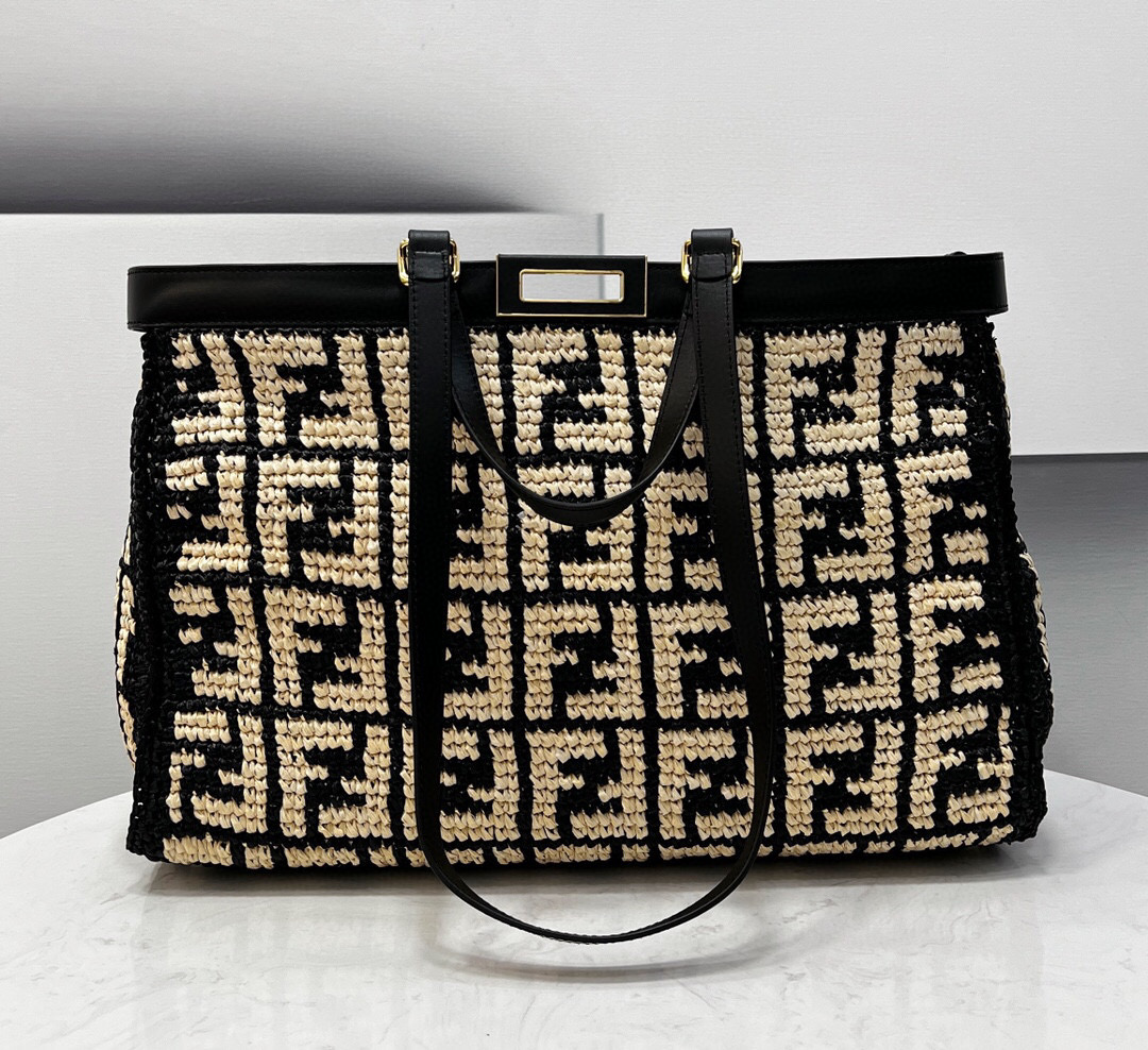 HSC-84DBDB136959 Fendi Tote - Image 1