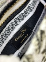 Dior Medium Lady D-Lite bag - Image 9