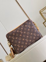 Louis Vuitton Trio Messenger Bag - Image 5
