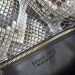 BOTTEGA VENETA Small Liberta - Image 3