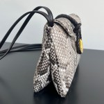 BOTTEGA VENETA Small Liberta - Image 8