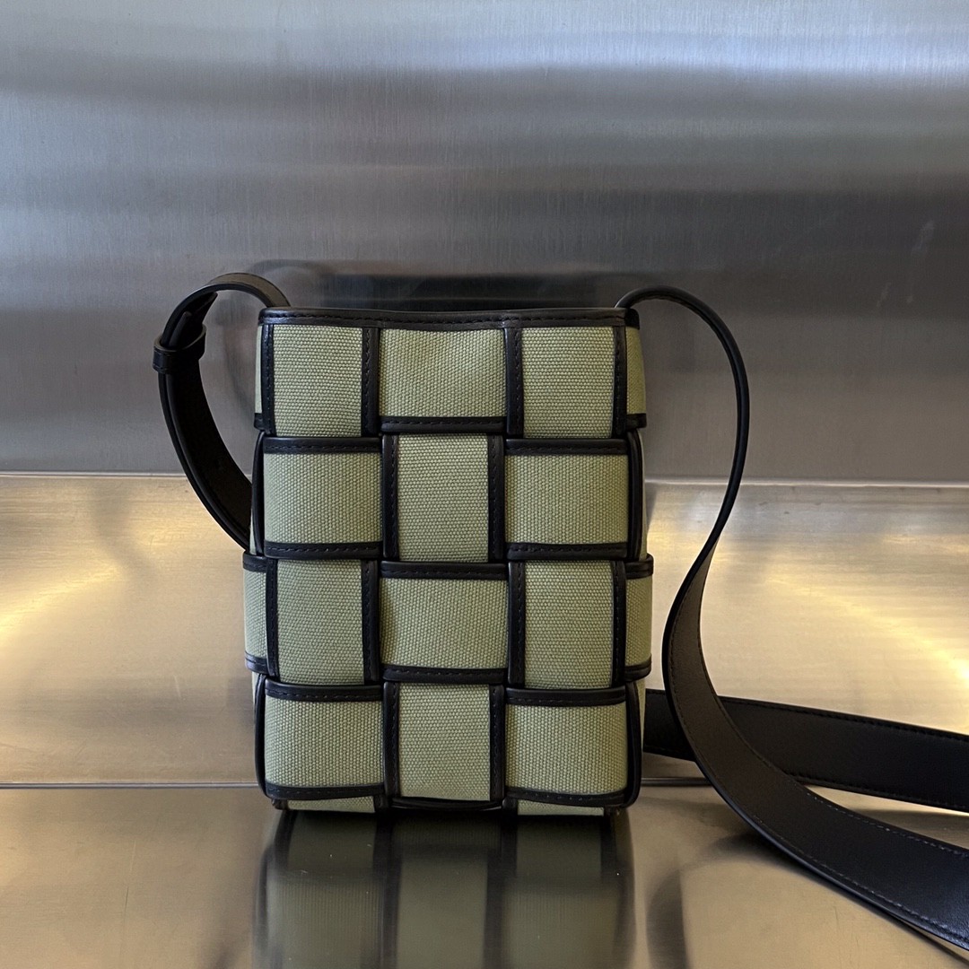 HSC-8D4A265C7AE3 BOTTEGA VENETA BV Cassette Phone Pouch - Image 1