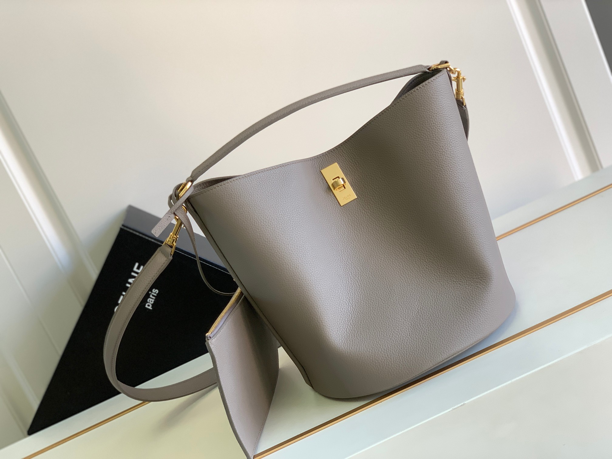 HSC-8DB92CD5FFB7 CELINE Bucket 16 - Image 1