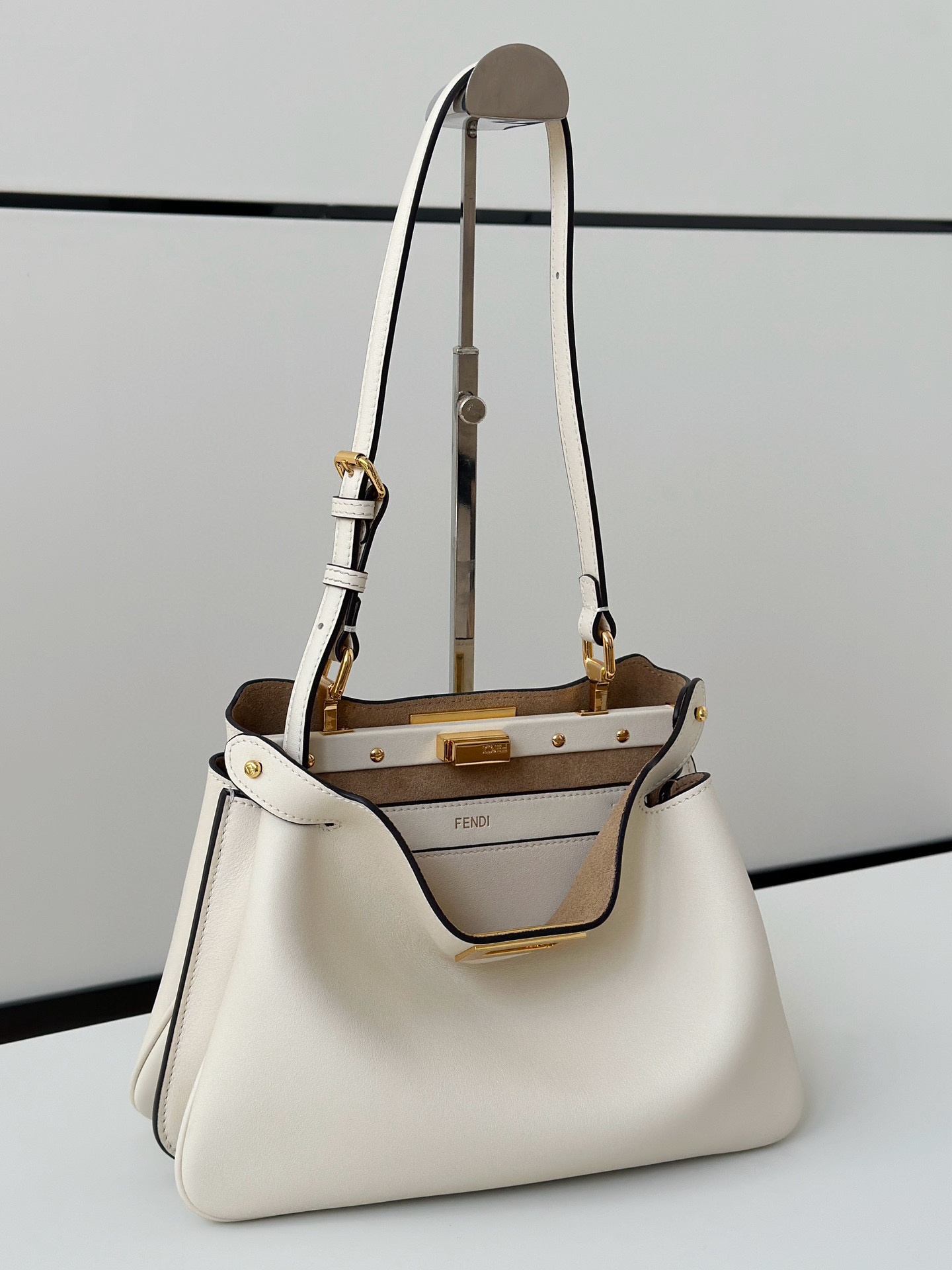 HSC-8E2C02D4C0B5 Fendi Peekaboo Soft Small - Image 1