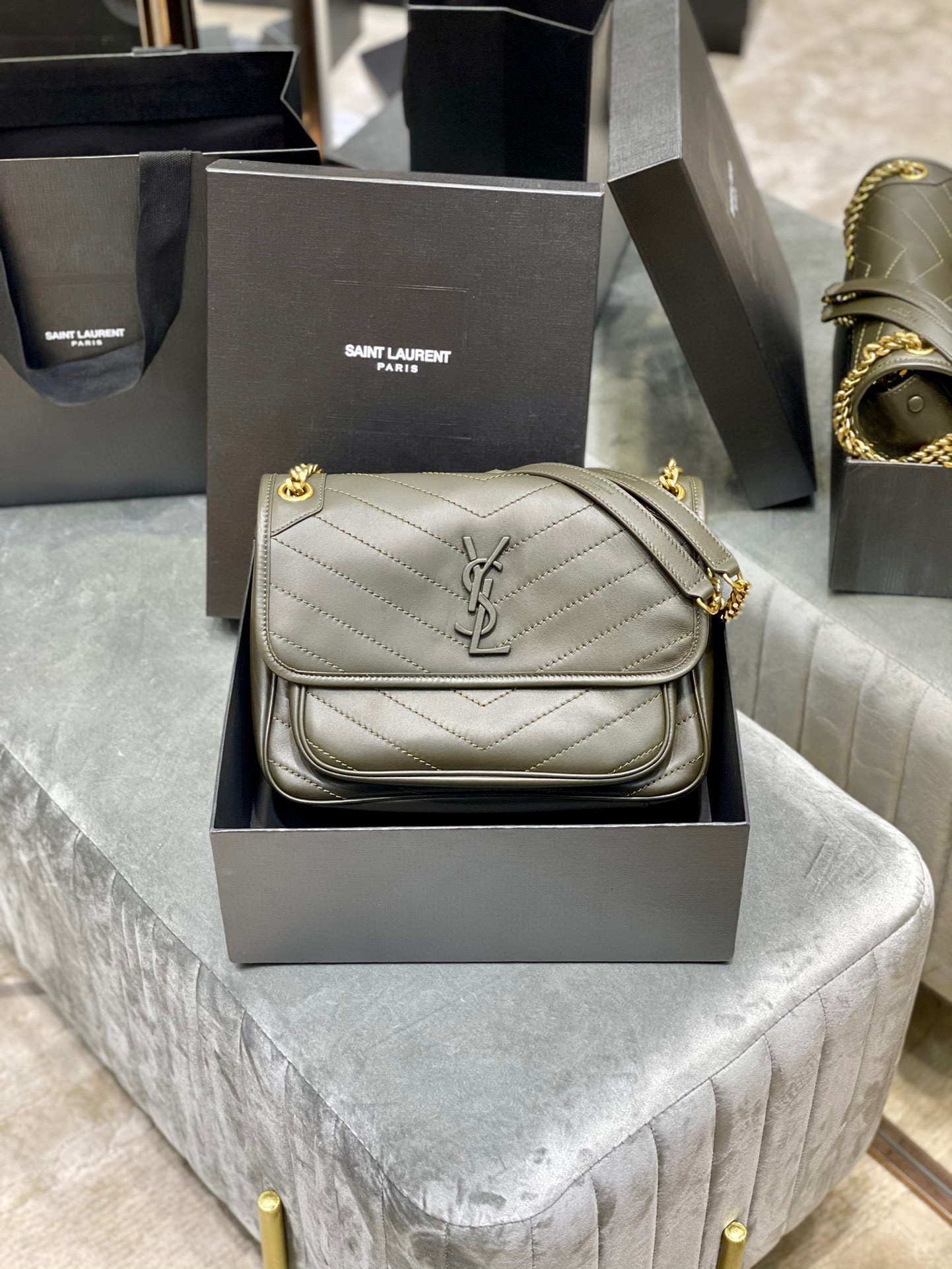 HSC-8F4842383609 YSL Niki - Image 1