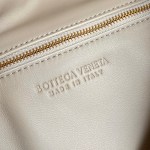 Bottega Veneta Madison Bag - Image 8