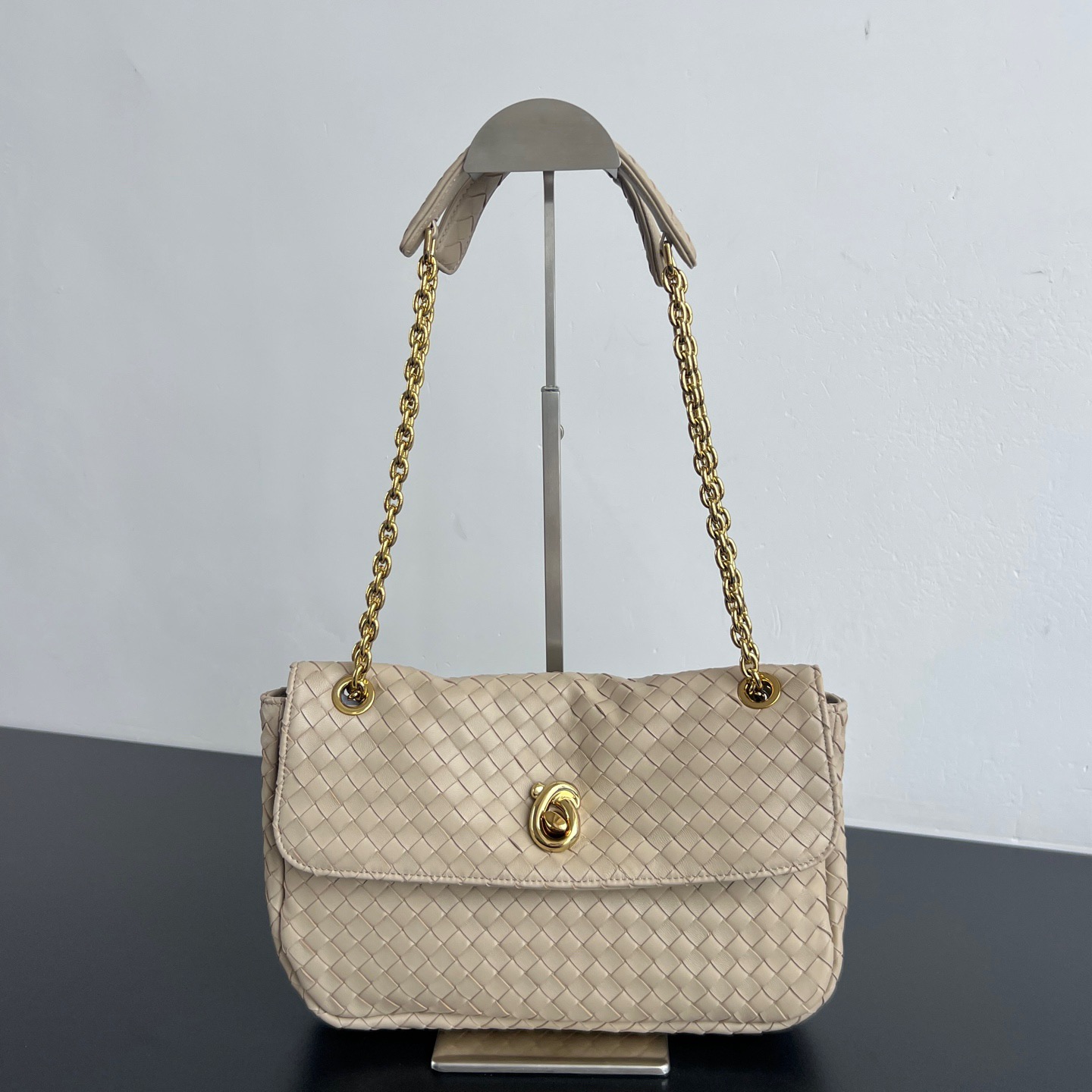 HSC-9231017FA0B2 Bottega Veneta Madison Bag - Image 1