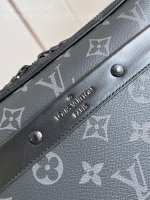 Louis Vuitton Alpha Messenger - Image 2