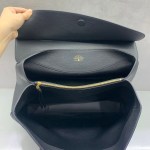 Balenciaga Women’s Carrie Carry All Bag - Image 6