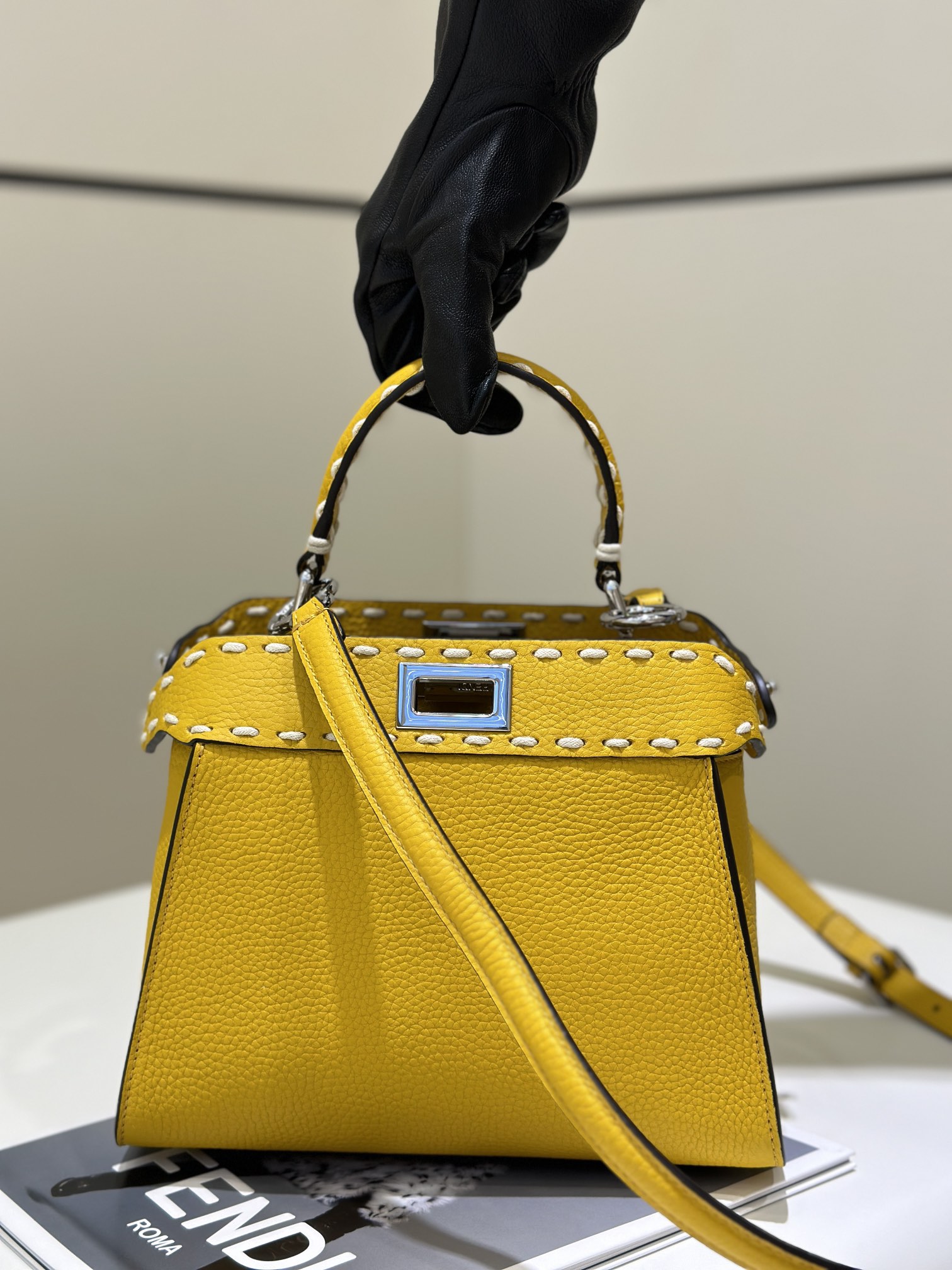 HSC-9586EB1505C1 Fendi Peekaboo Bag - Image 1