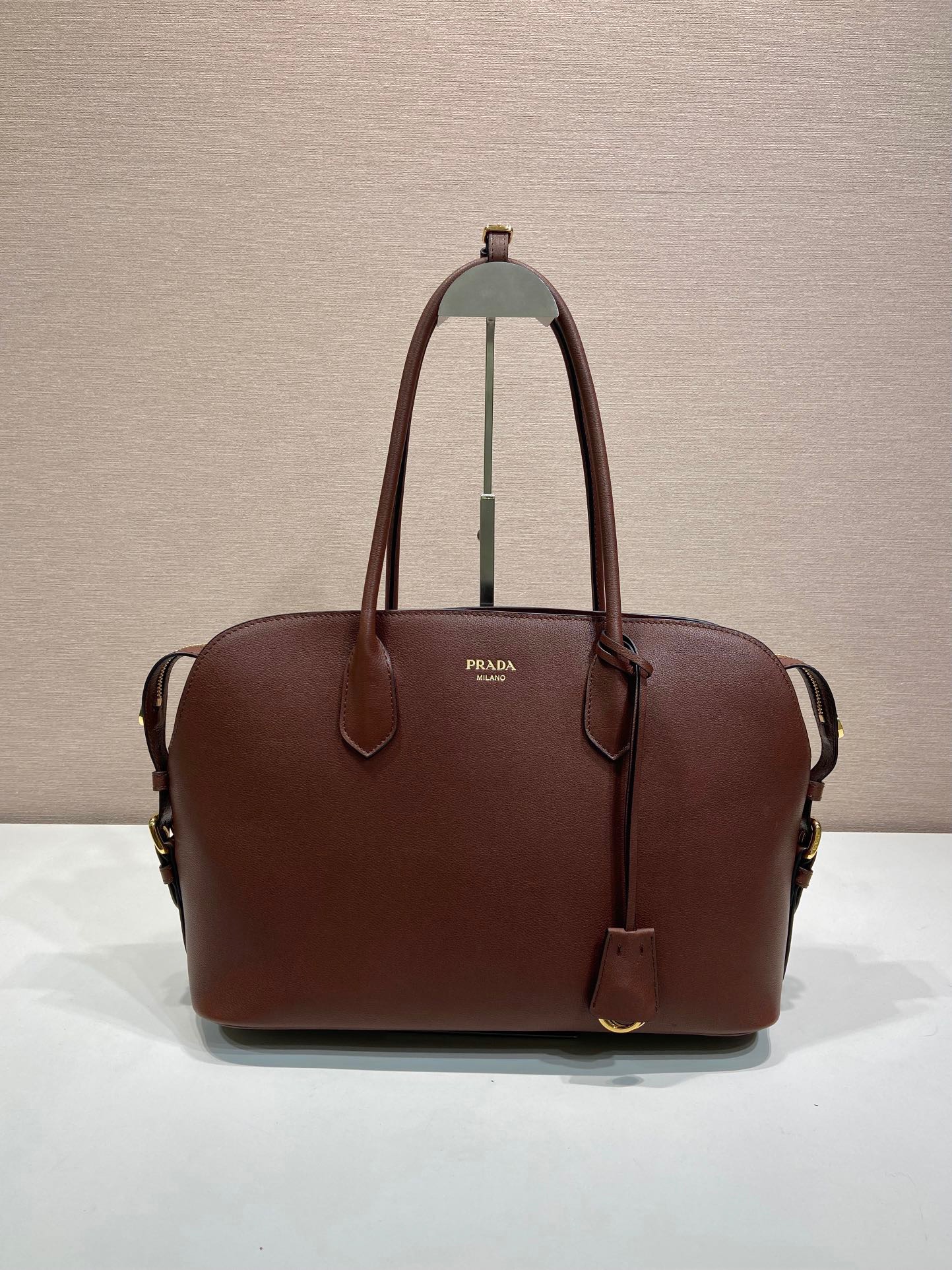 HSC-98AA3E11CDCB Prada Large leather tote bag - Image 1