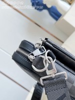 Louis Vuitton Trio Messenger - Image 4