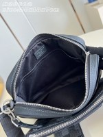 Louis Vuitton Trio Messenger - Image 8