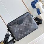 Louis Vuitton Trio Messenger