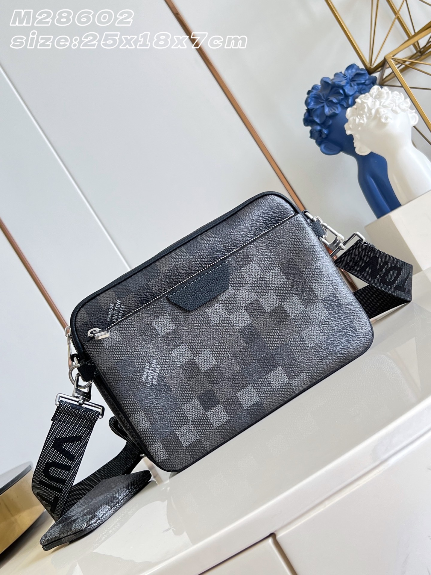 HSC-9EEE8DD9BB9A Louis Vuitton Trio Messenger - Image 1