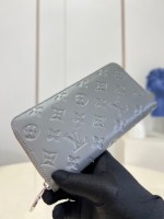 Louis Vuitton Zippy Wallet - Image 8