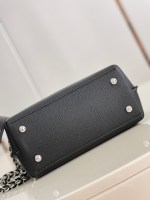 Louis Vuitton Lockme Ever Mini - Image 5