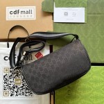 Gucci Shoulder Bag - Image 9