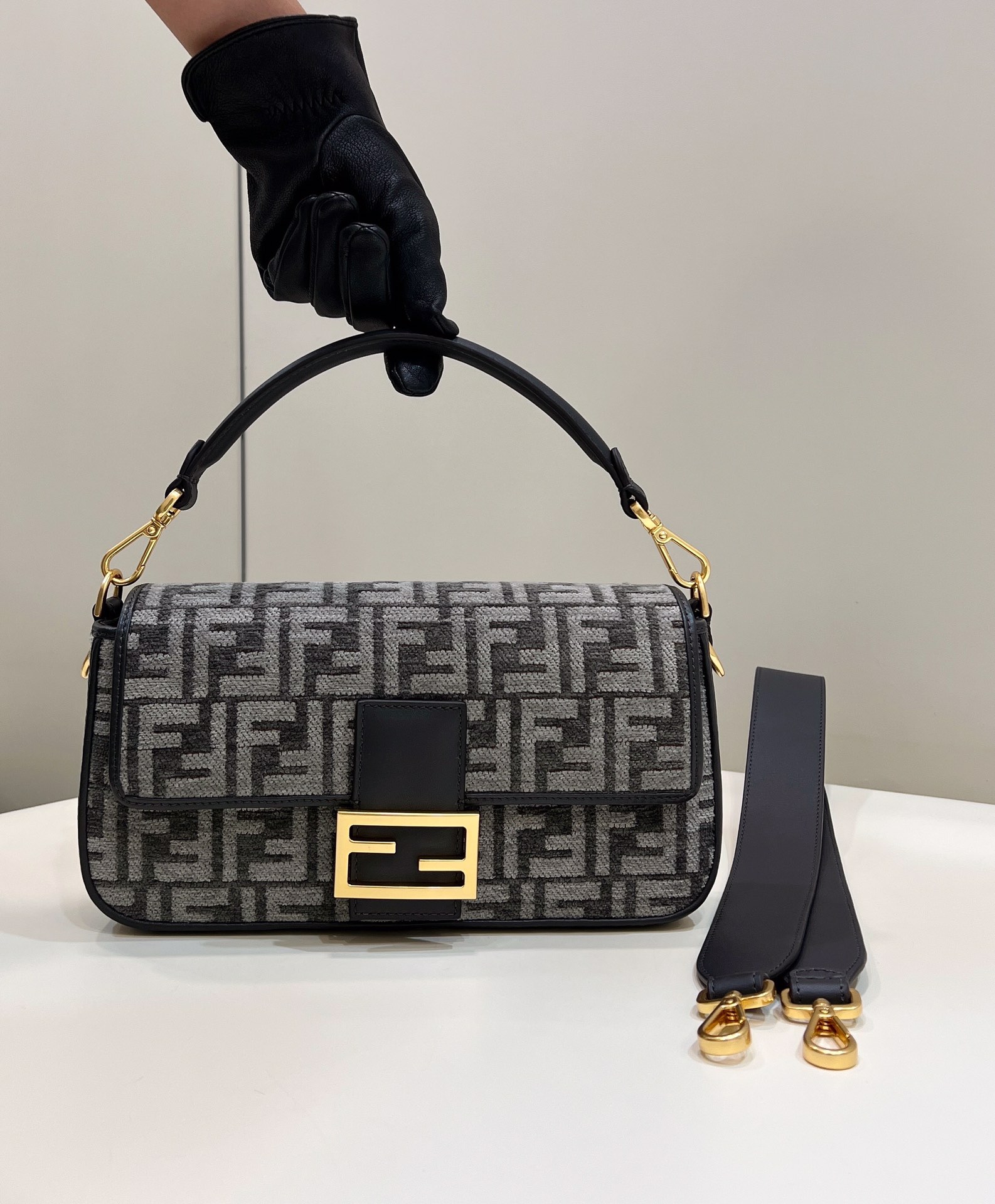 HSC-A1ABE783DAFD Fendi Baguette - Image 1