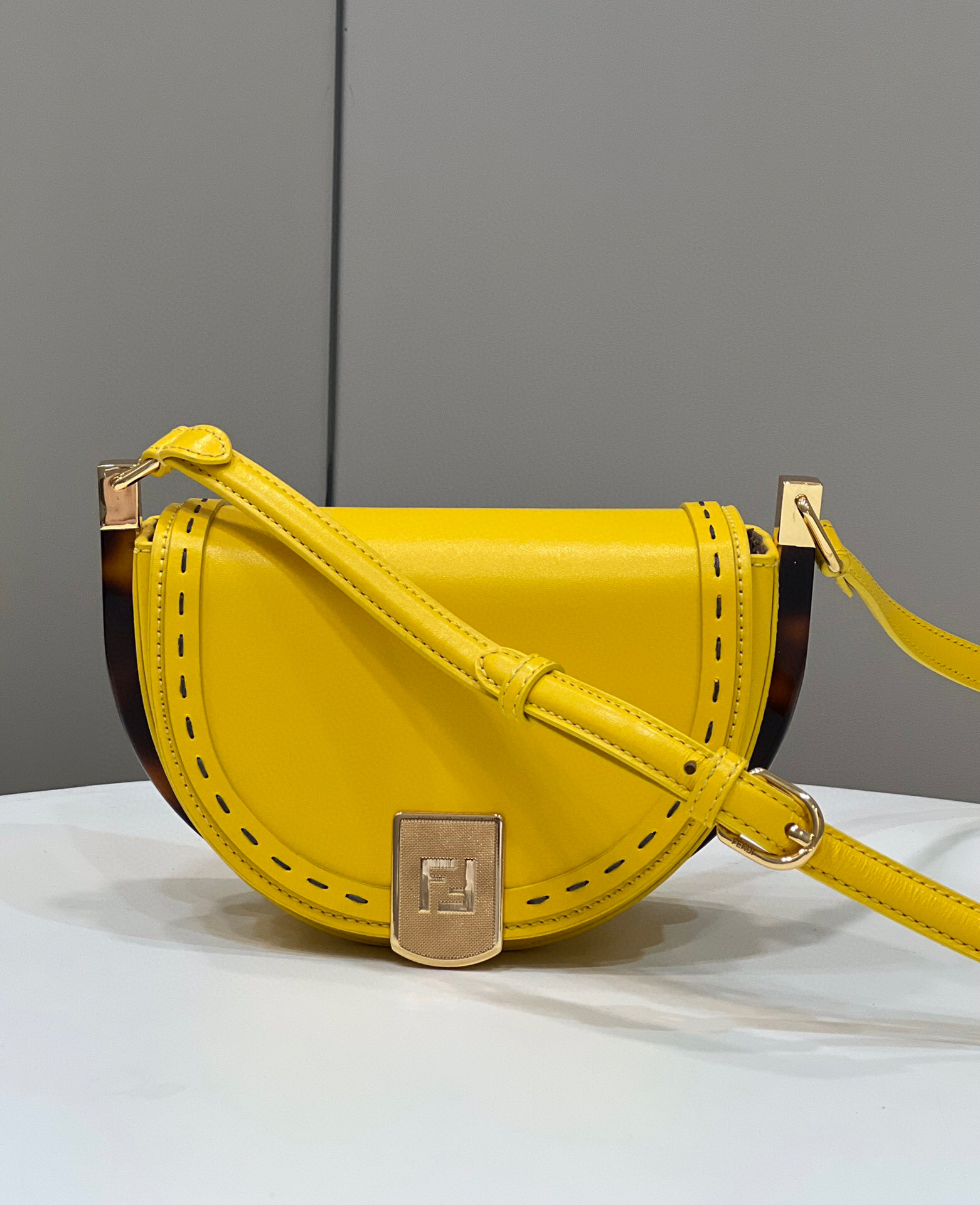HSC-A1AFB5CBF7FC Fendi Saddle - Image 1