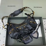 Balenciaga Le Cagole
