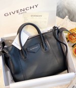 Givenchy Antigona Soft - Image 3