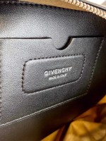 Givenchy Antigona Soft - Image 9