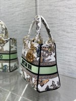 Dior Medium Lady D-Lite bag - Image 6
