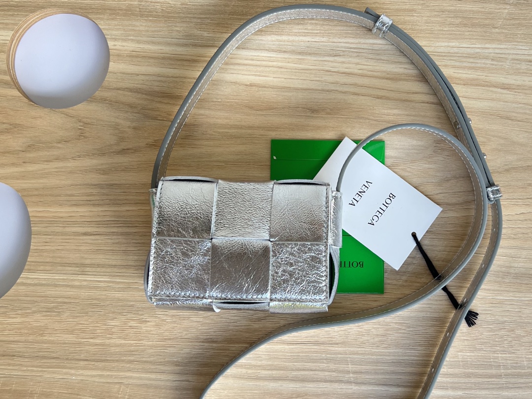 HSC-A4C2394E916F BOTTEGA VENETA BV Candy Cassette - Image 1