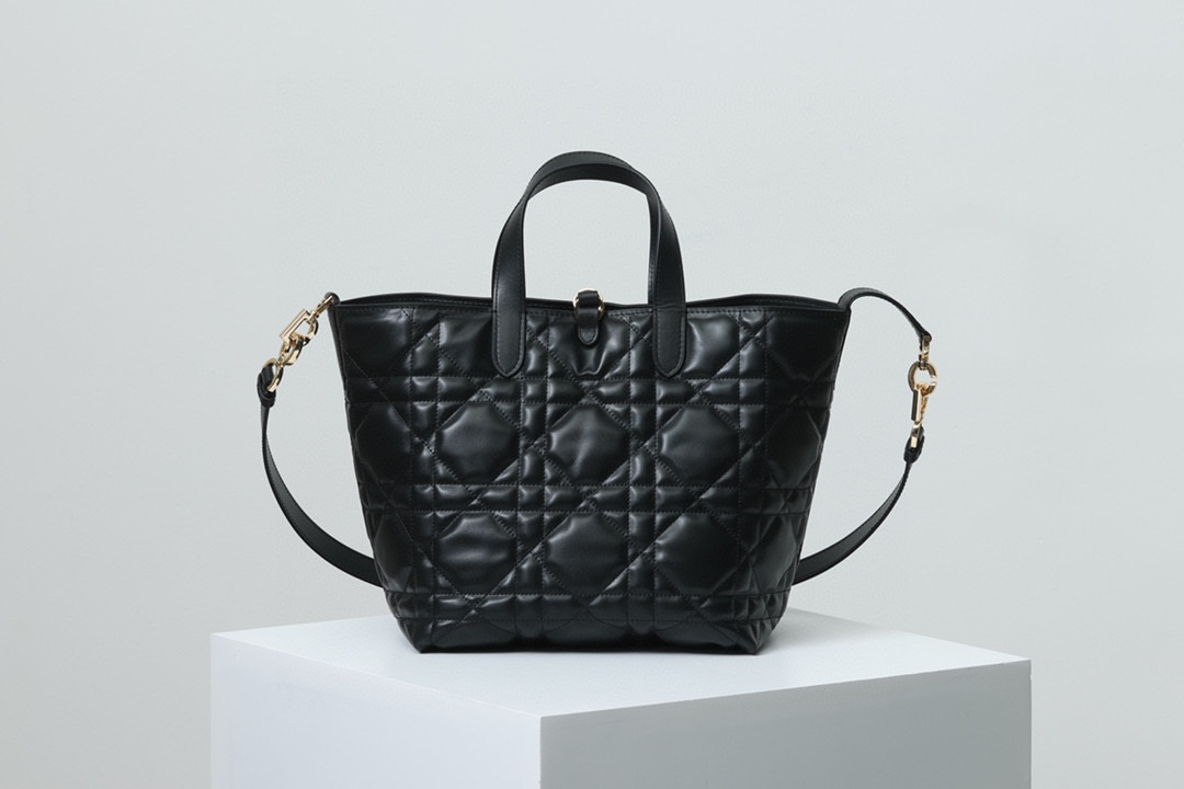 HSC-A7E5D5B9484C Medium Dior Toujours Vertical Tote Bag - Image 1