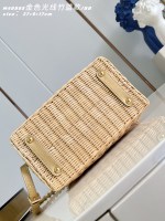 Louis Vuitton Capucines BB - Image 5