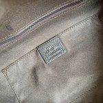 Gucci Shoulder Bag - Image 2