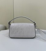 FENDI BAGUETTE MEDIUM BAG - Image 2