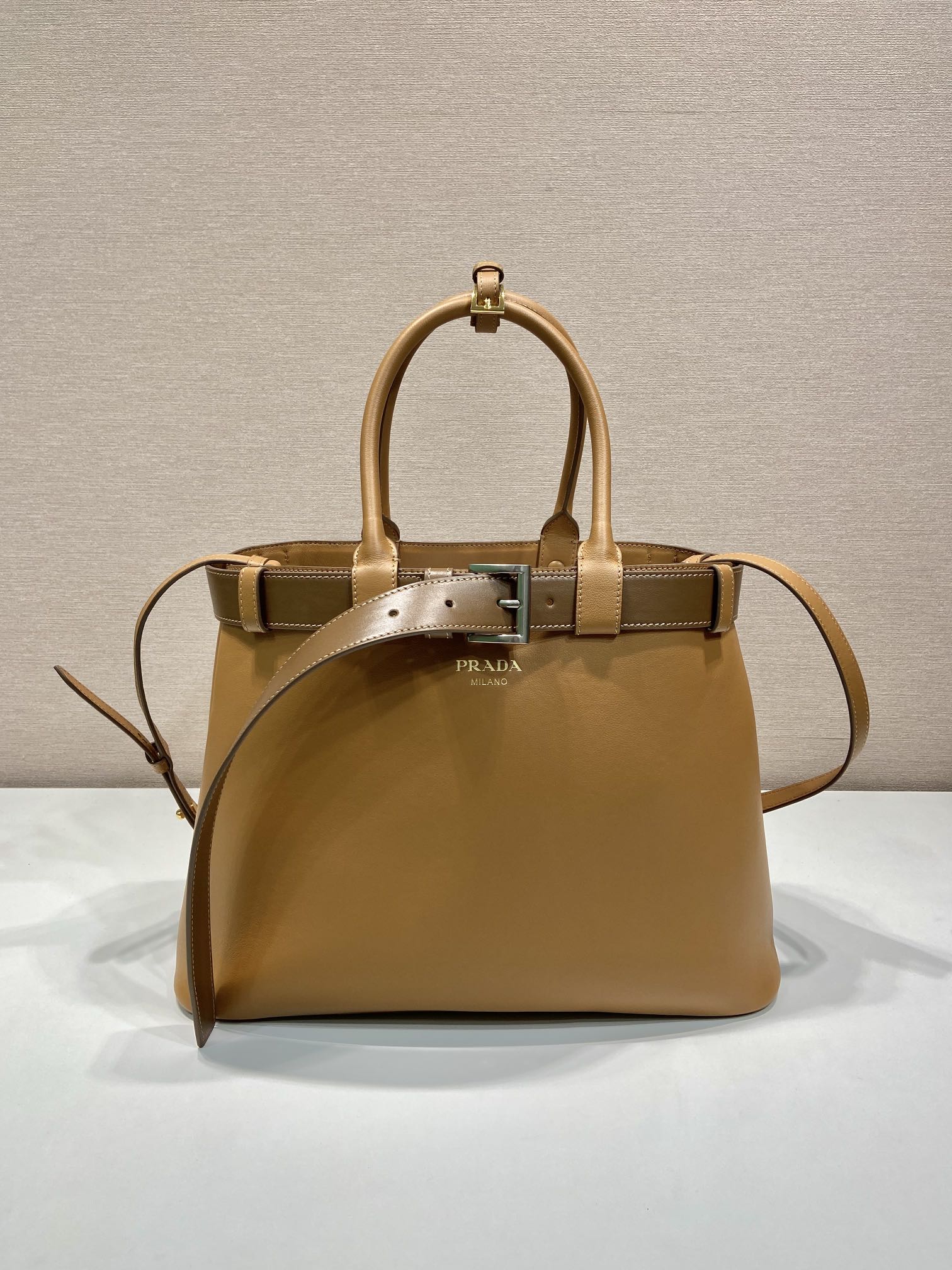 HSC-B29D72D82CFB Prada Buckle large leather handbag with belt - Image 1