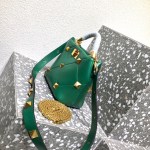 Valentino Garavani Roman Stud - Image 8