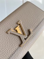 Louis Vuitton wallet capucines - Image 2