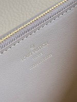 Louis Vuitton wallet capucines - Image 8