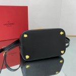 Valentino Garavani Supervee - Image 2