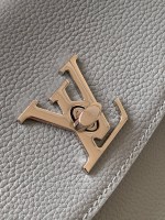 Louis Vuitton Sac Lockme BB - Image 7