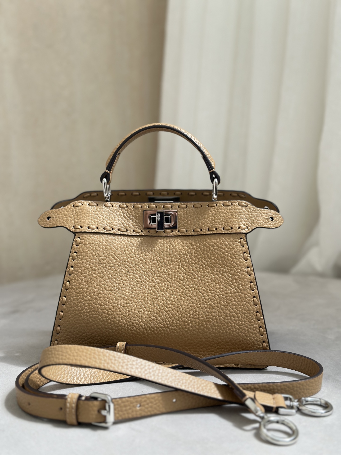 HSC-B6C920002811 FENDI PEEKABOO I see you petite mini - Image 1