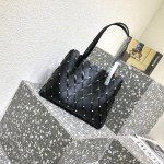 Valentino Beehive