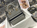 Dior Medium Lady D-Lite bag - Image 2