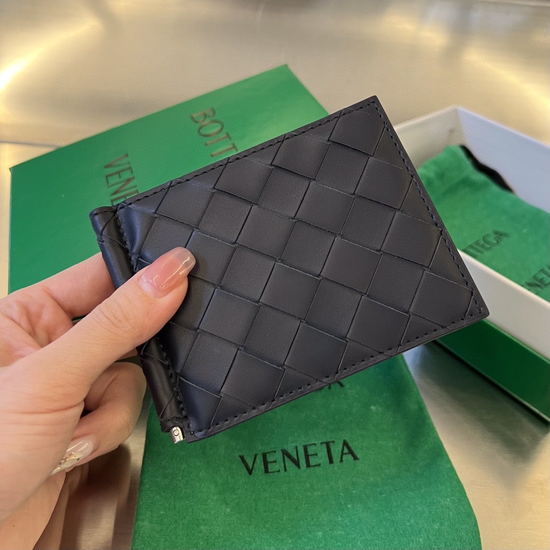 HSC-BD0E8423386C Bottega Veneta BV Intrecciato Bill Clip Wallet - Image 1