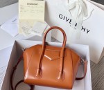 Givenchy Antigona Lock Soft - Image 2