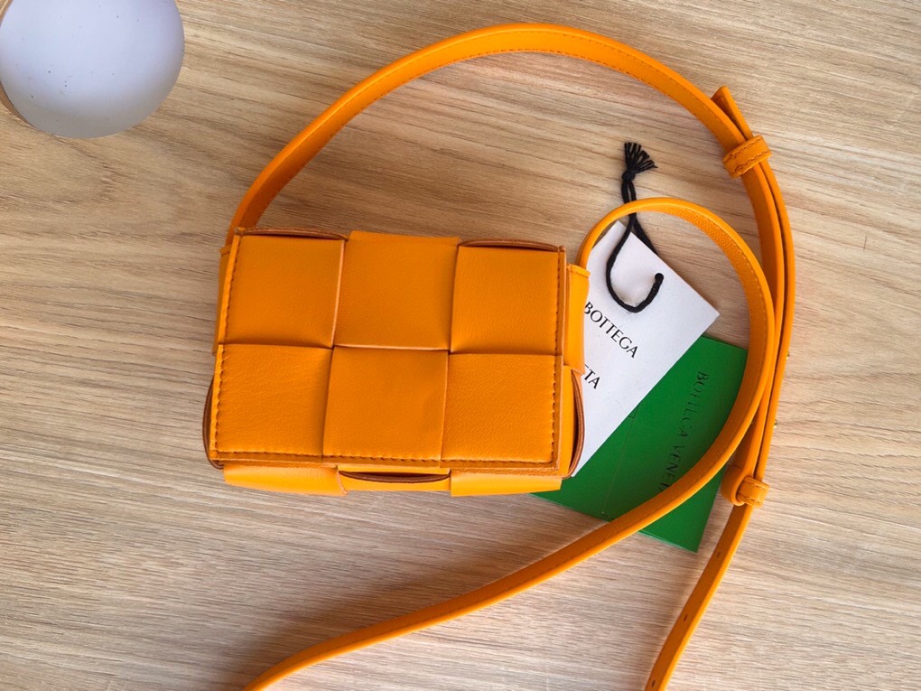 HSC-C050A30FBFD8 BOTTEGA VENETA BV Candy Cassette - Image 1